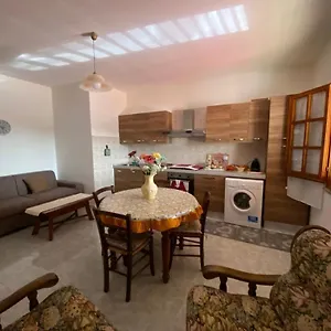 https://casa-santanna-santanna-arresi.in-sardinia.net